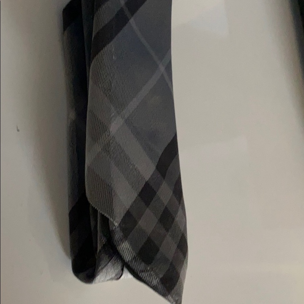 Burberry tie - Picture 2 of 3